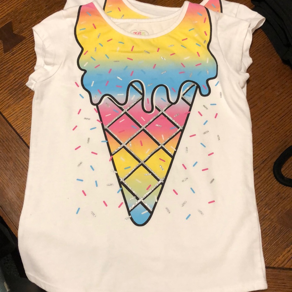 Tee shirt